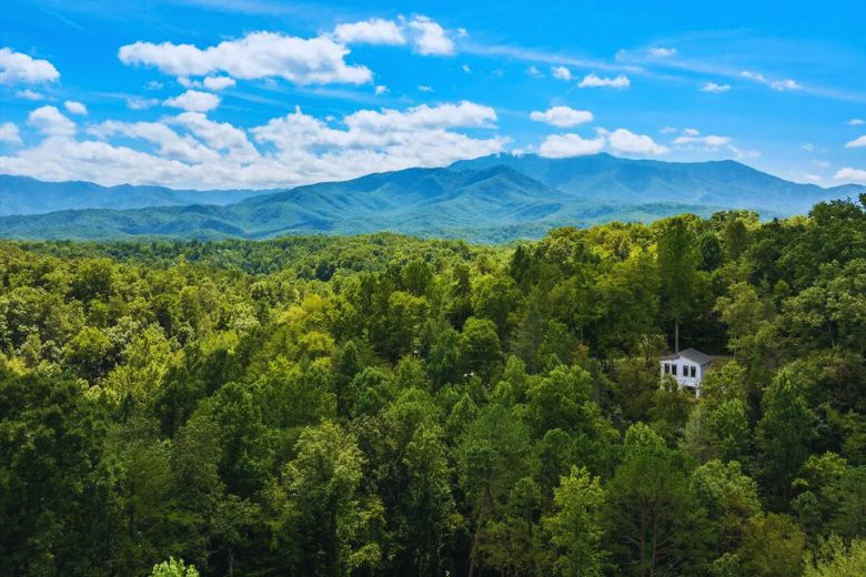 4 Most Romantic Cabins in Gatlinburg